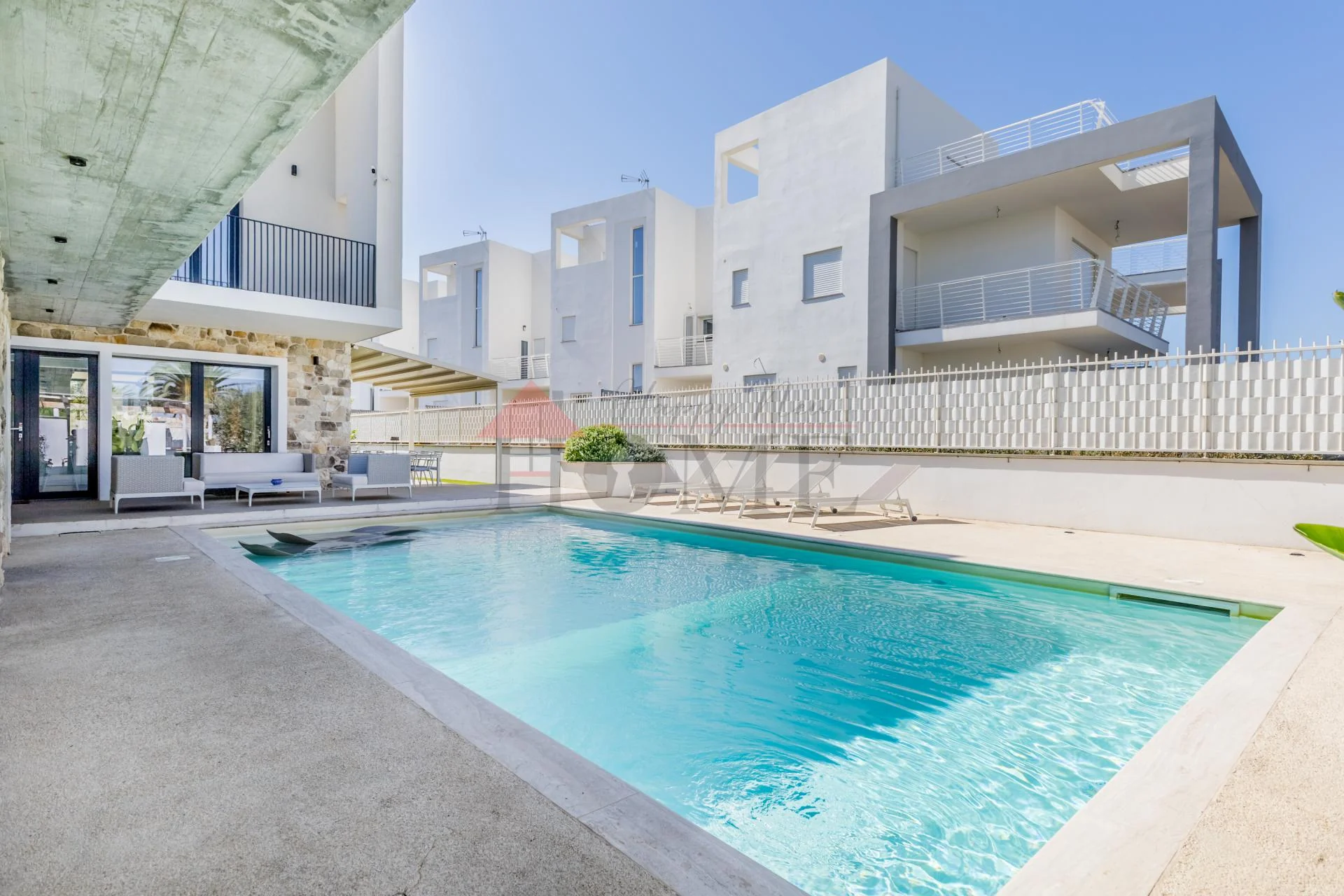 FREGENE – PRESTIGIOSA VILLA DI NUOVA COSTRUZIONE CON PISCINA • VISTA MARE • CLASSE A4 RIF. V/100 — foto 3