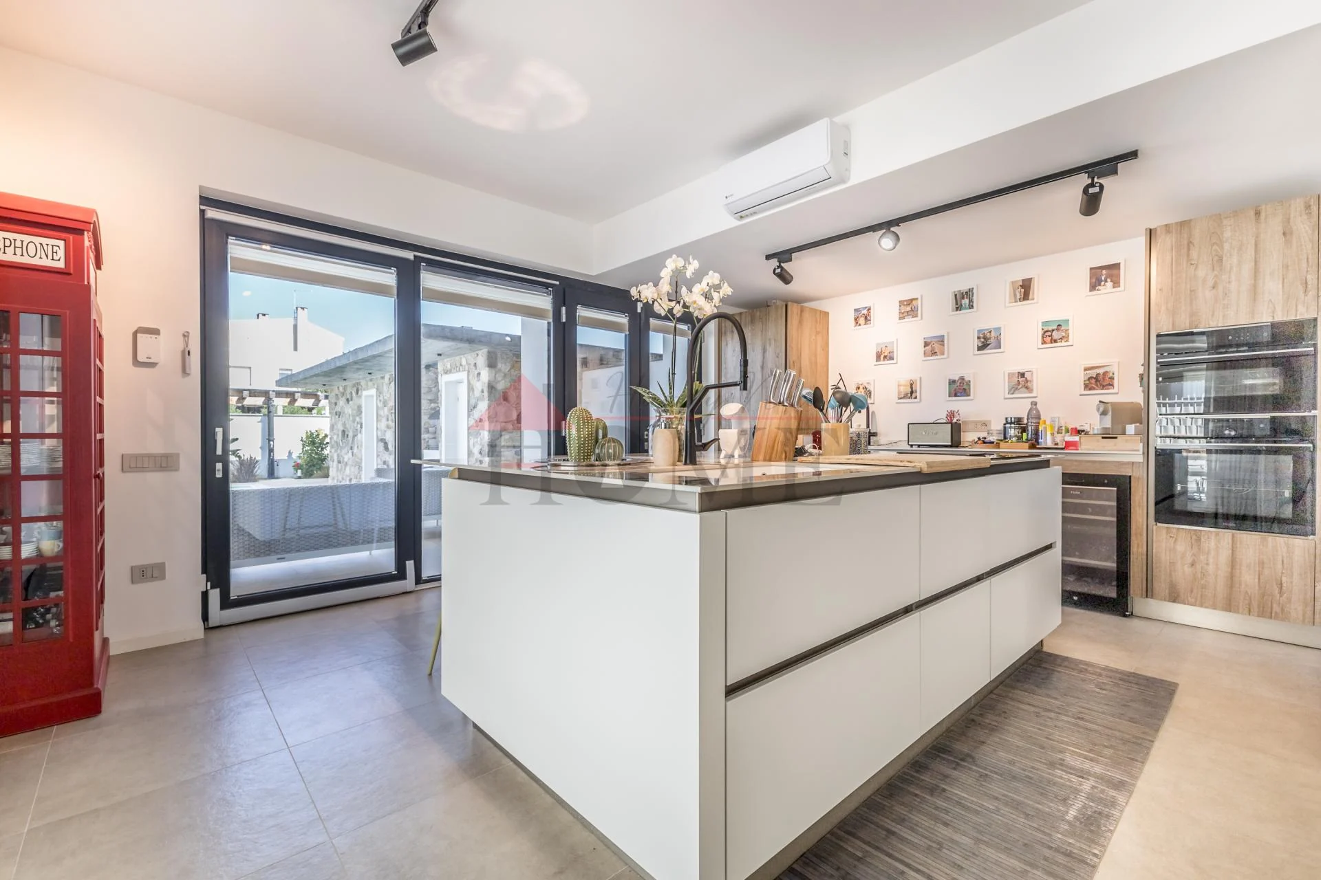 FREGENE – PRESTIGIOSA VILLA DI NUOVA COSTRUZIONE CON PISCINA • VISTA MARE • CLASSE A4 RIF. V/100 — foto 13