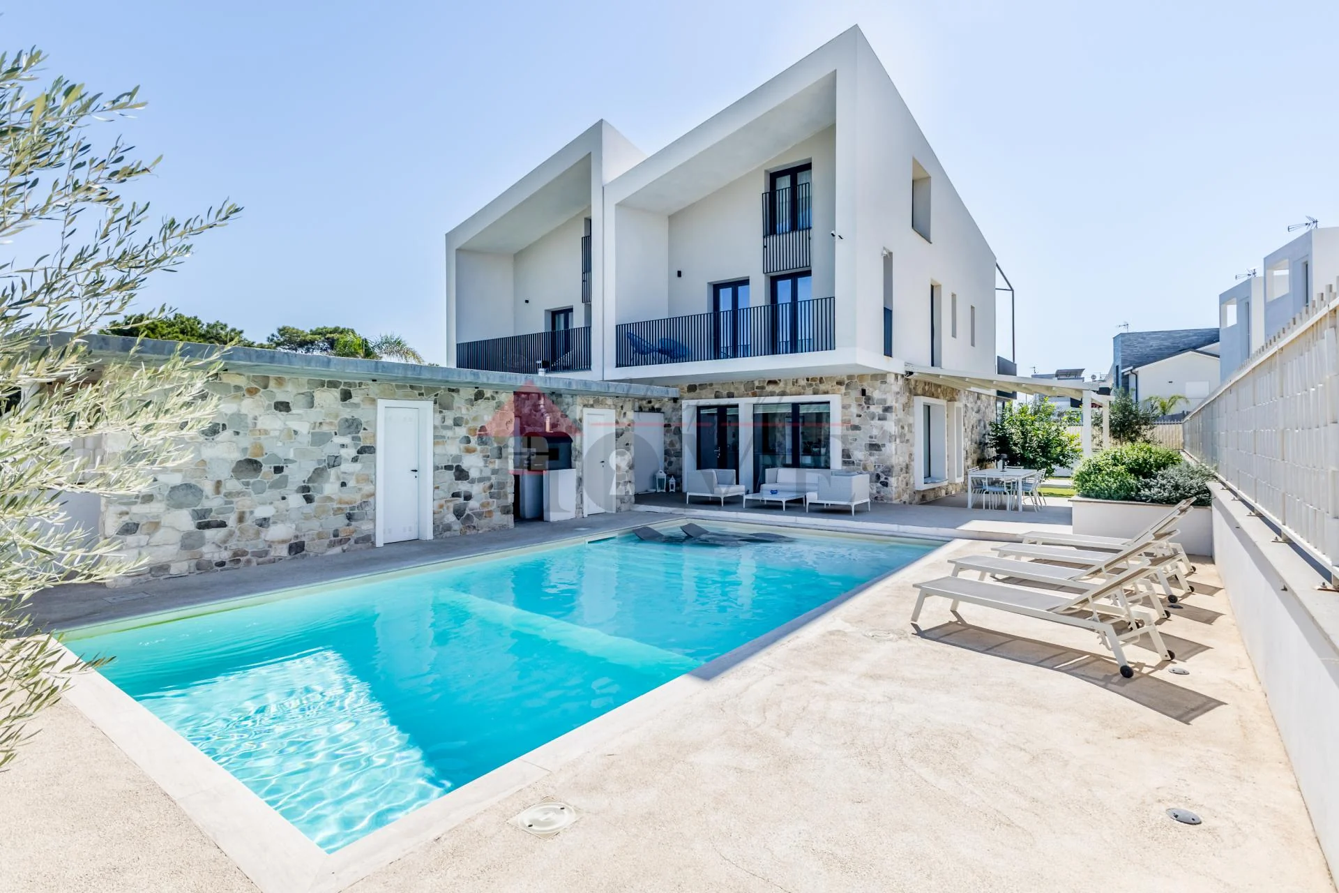 FREGENE – PRESTIGIOSA VILLA DI NUOVA COSTRUZIONE CON PISCINA • VISTA MARE • CLASSE A4 RIF. V/100 — foto 1