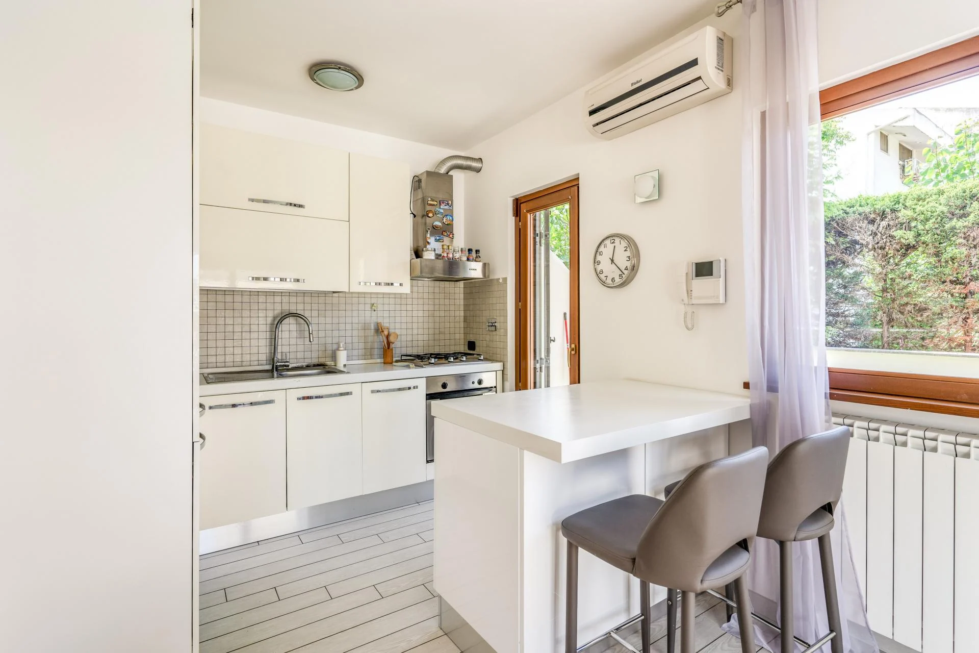 FREGENE CENTRO PRESTIGIOSA VILLA BIFAMILIARE CON GIARDINO E PISCINA RIF. V/80 — foto 24
