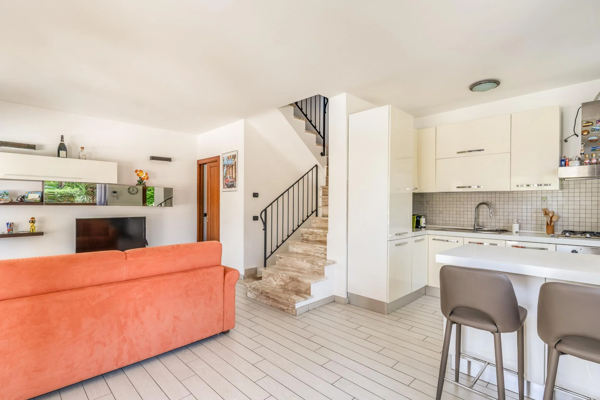 FREGENE CENTRO PRESTIGIOSA VILLA BIFAMILIARE CON GIARDINO E PISCINA RIF. V/80 — foto 17