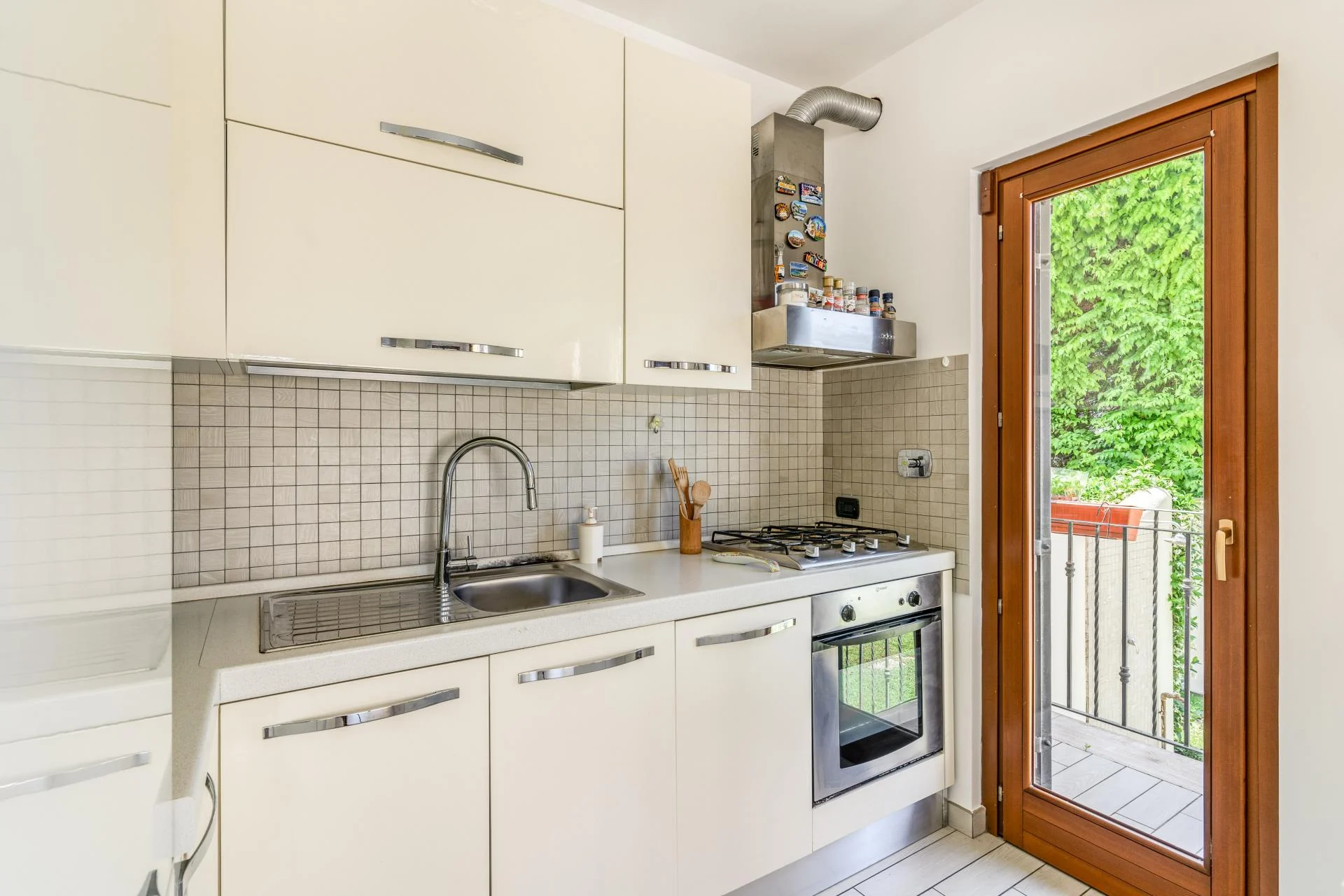 FREGENE CENTRO PRESTIGIOSA VILLA BIFAMILIARE CON GIARDINO E PISCINA RIF. V/80 — foto 25