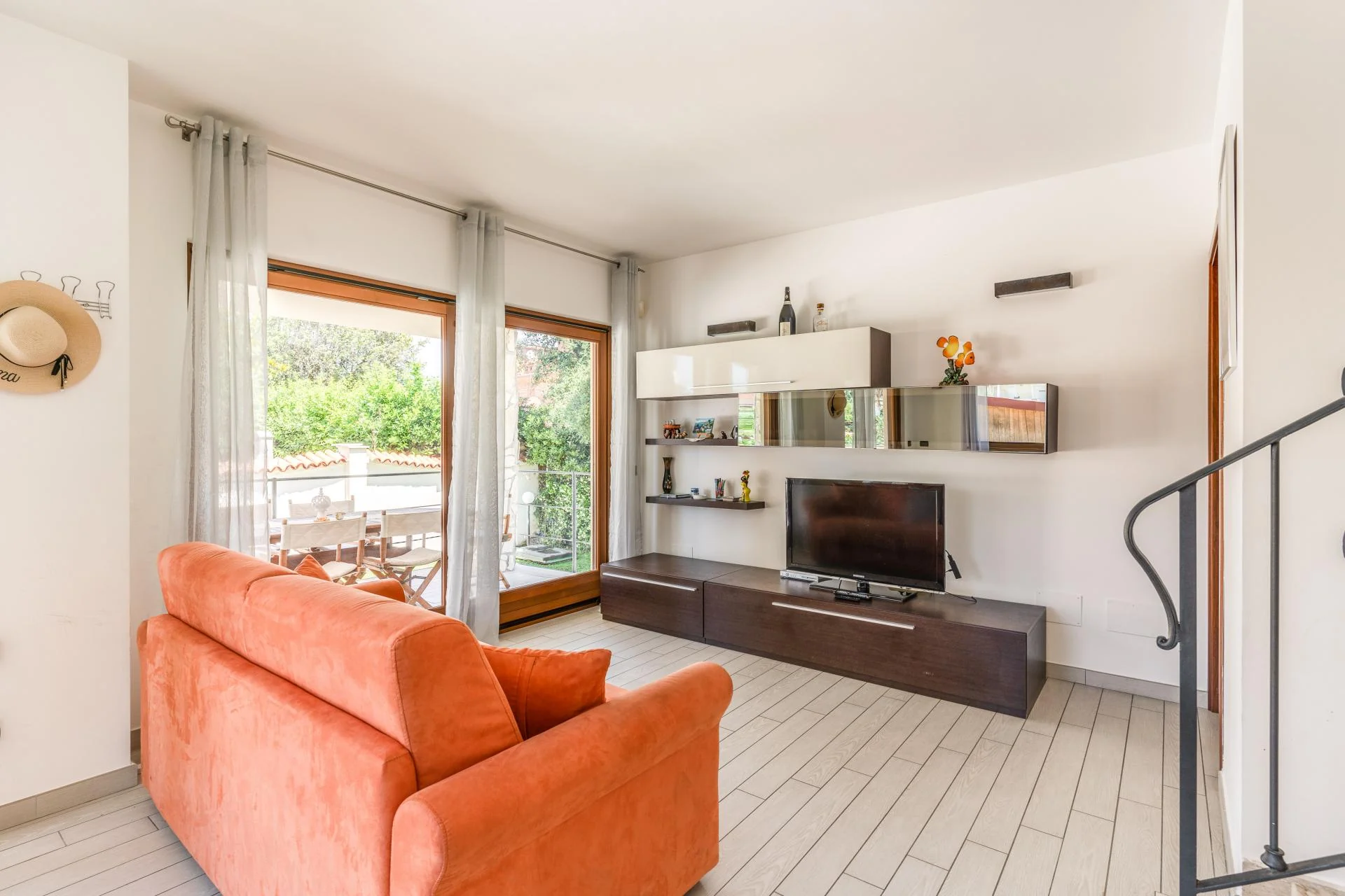 FREGENE CENTRO PRESTIGIOSA VILLA BIFAMILIARE CON GIARDINO E PISCINA RIF. V/80 — foto 14