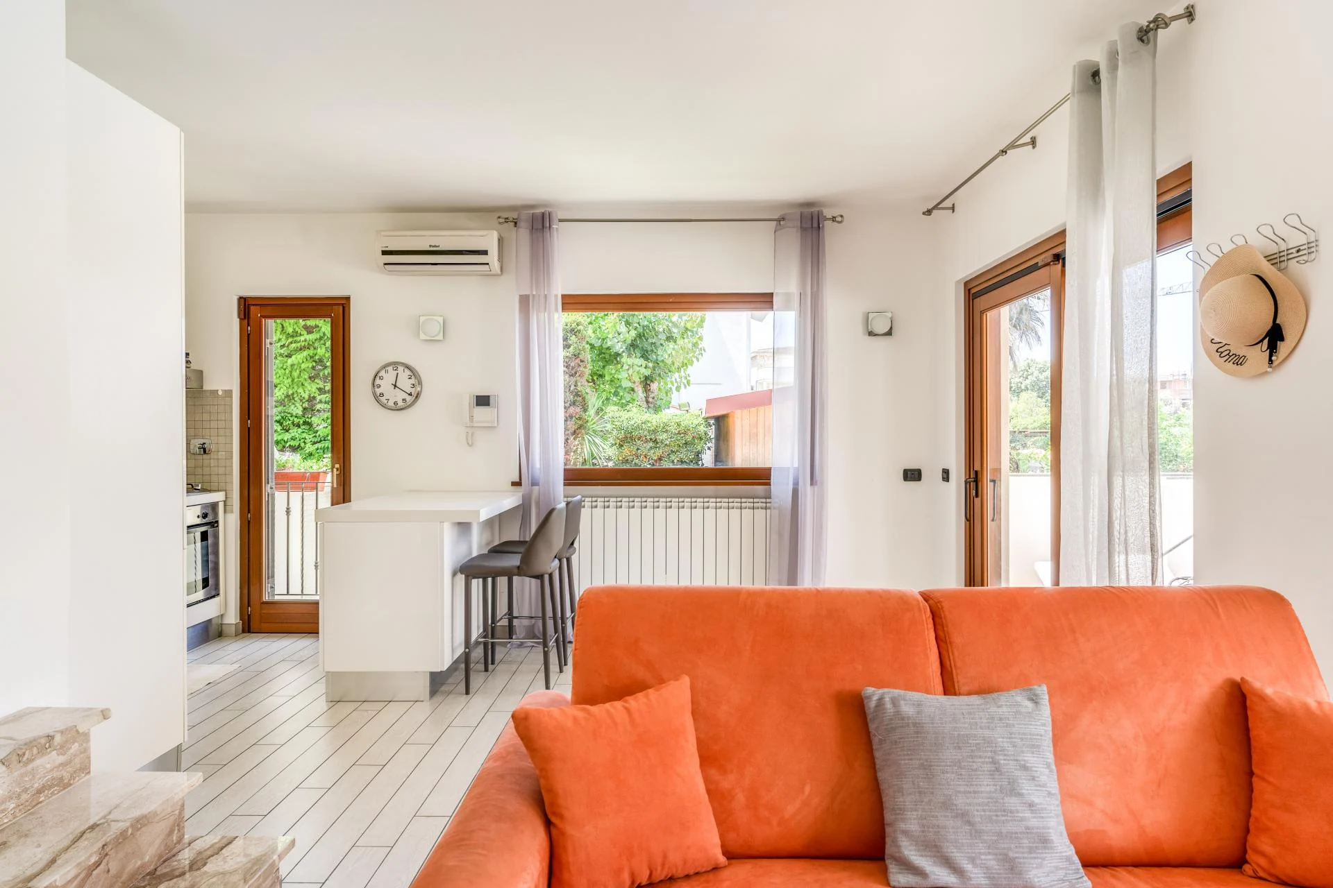 FREGENE CENTRO PRESTIGIOSA VILLA BIFAMILIARE CON GIARDINO E PISCINA RIF. V/80 — foto 18
