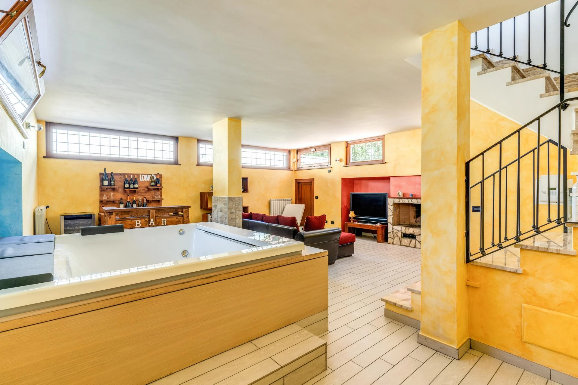 FREGENE CENTRO PRESTIGIOSA VILLA BIFAMILIARE CON GIARDINO E PISCINA RIF. V/80 — foto 40