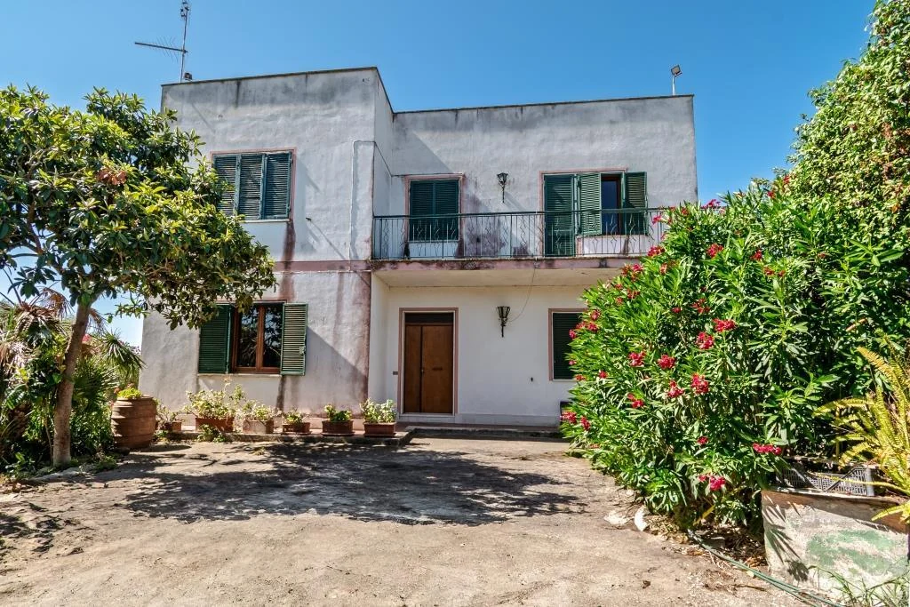 TENUTA DI CAMPAGNA CON VILLA PADRONALE, MAGAZZINI, AUTORIMESSE E TERRENO RIF. V/150 — foto 4