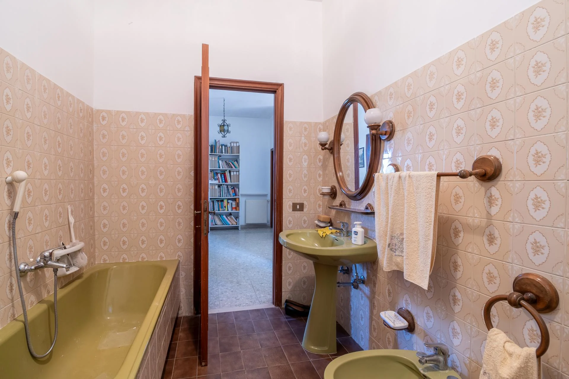 TENUTA DI CAMPAGNA CON VILLA PADRONALE, MAGAZZINI, AUTORIMESSE E TERRENO RIF. V/150 — foto 27