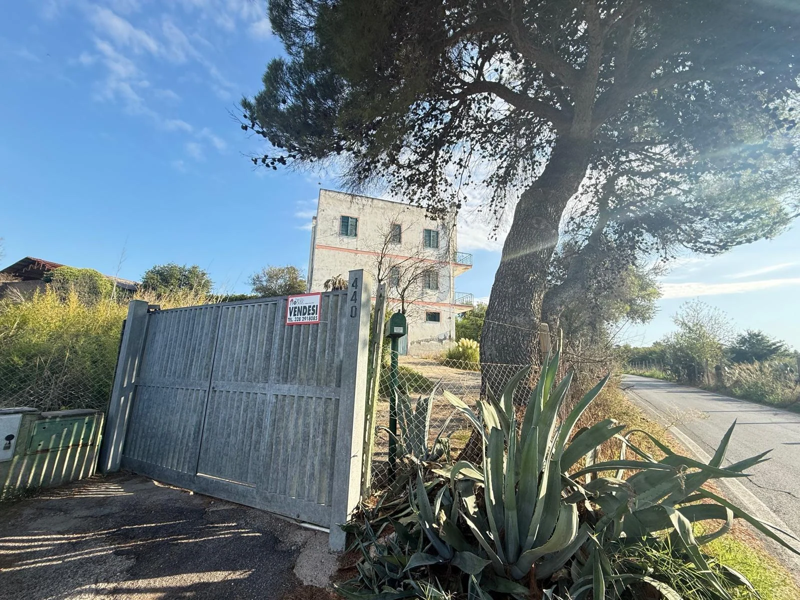 TENUTA DI CAMPAGNA CON VILLA PADRONALE, MAGAZZINI, AUTORIMESSE E TERRENO RIF. V/150