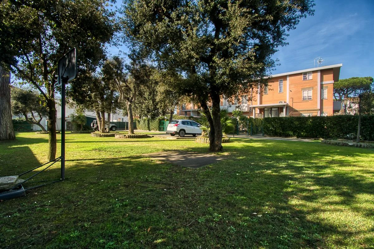 FREGENE IN RESIDENCE VILLINO CON GIARDINO E POSTO AUTO Rif. V/15 — foto 29