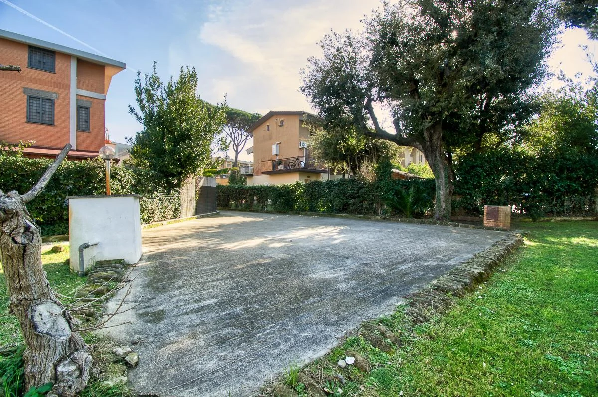 FREGENE VILLINO CON GIARDINETTO E TERRAZZO IN RESIDENCE RIF. AE/30 — foto 29