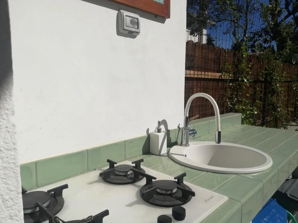 FREGENE GRAZIOSO ED ACCESSORIATO VILLINO CON GIARDINO RIF. AE/75 — foto 20