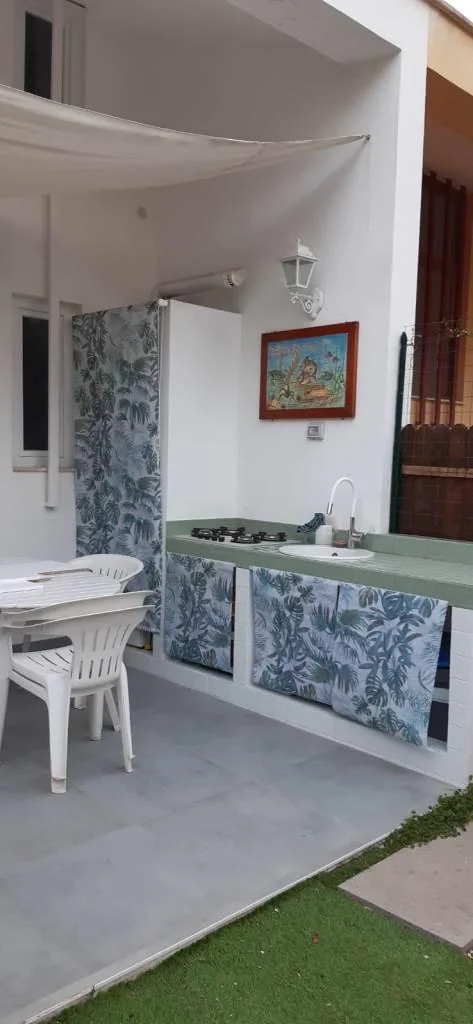 FREGENE GRAZIOSO ED ACCESSORIATO VILLINO CON GIARDINO RIF. AE/75 — foto 19