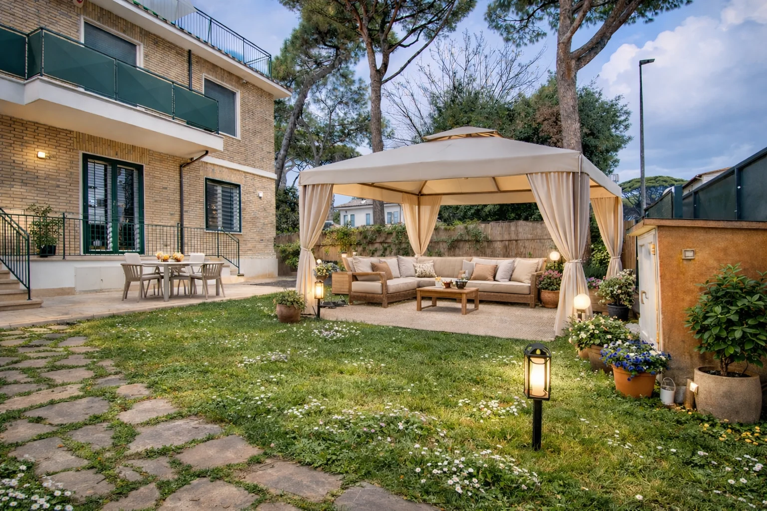 FREGENE CENTRO RIFINITISSIMA VILLA CON GIARDINO E TERRAZZI RIF. V/60 — foto 2