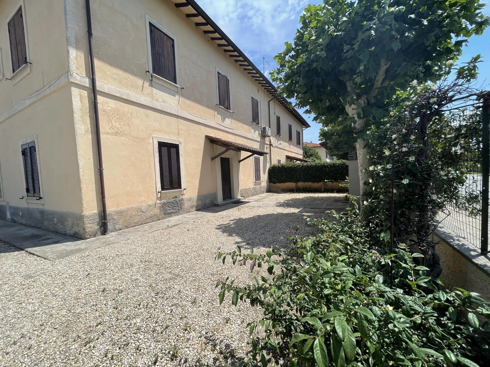 MACCARESE VICINO ALLA PIAZZA APP.TO PIANO TERRA IN CASALE RIF. A/26 — foto 3